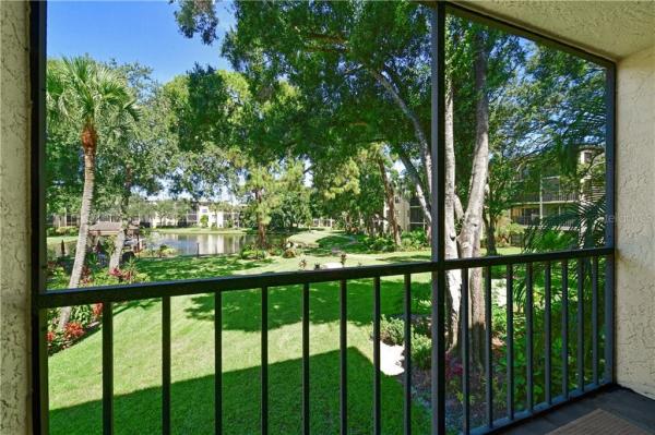 DESOTO SQUARE VILLAS CONDOMINIU