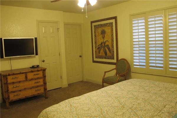 VILLA AT REGAL PALMS CONDO