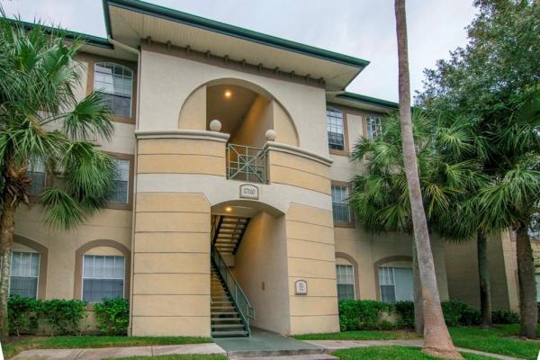 JADE AT TAMPA PALMS A CONDOMIN