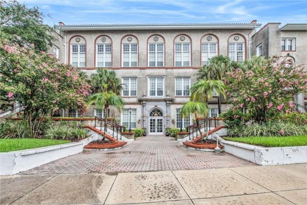 701 MIRROR LAKE CONDO