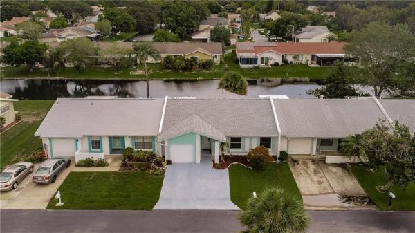 TOWNHOUSES OF LAKESIDE SOUTH
