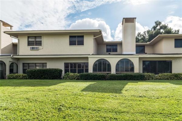 MOUNT DORA LAKE DORA VILLAS CONDO