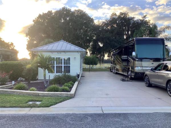 FLORIDA GRANDE MOTOR COACH RESIDENCE