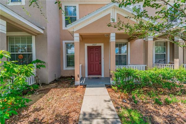 LAKEWOOD RIDGE TOWNHOMES