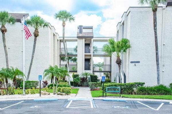 CHATEAU BELLEAIR CONDO