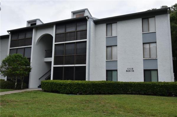 PINE RIDGE AT LAKE TARPON VILLAGE