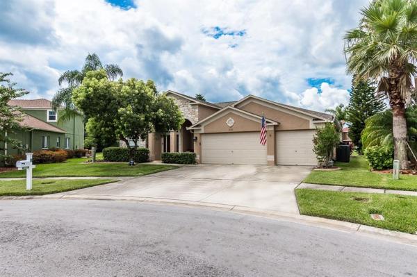 ST ANDREWS AT THE EAGLES UN 1