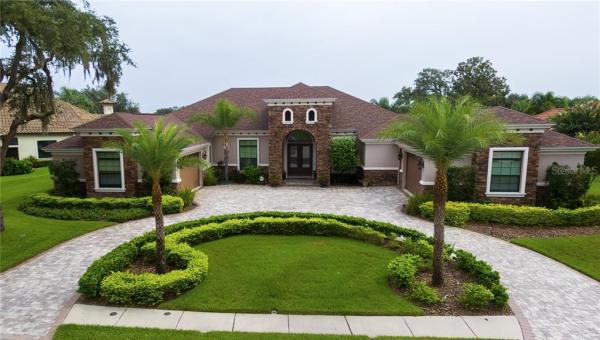 FLORENCIA AT CHAMPIONS CLUB