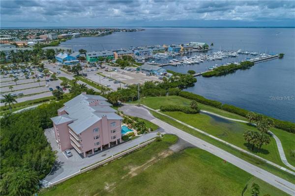 SUNSET BREEZES BLDG 02