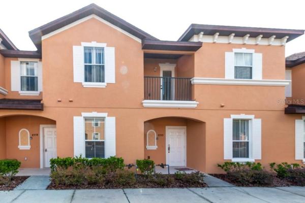 REGAL OAKS AT OLD TOWN