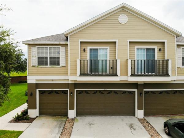 VILLAS AT ESTANCIA CONDO