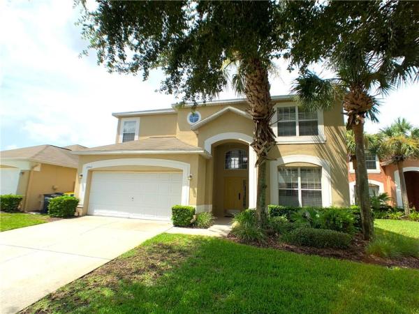 EMERALD ISLAND RESORT