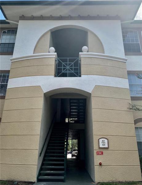 JADE AT TAMPA PALMS A CONDOMIN