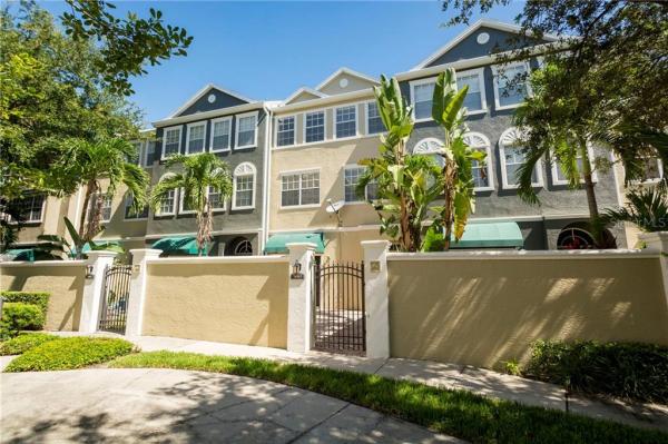 HARBOURSIDE AT HARBOUR ISLAND