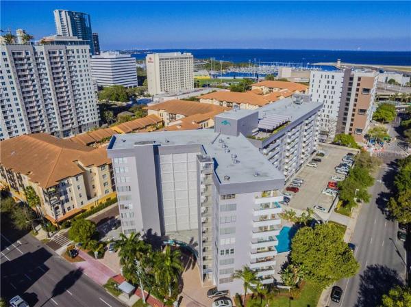 BEACON ON 3RD ST THE