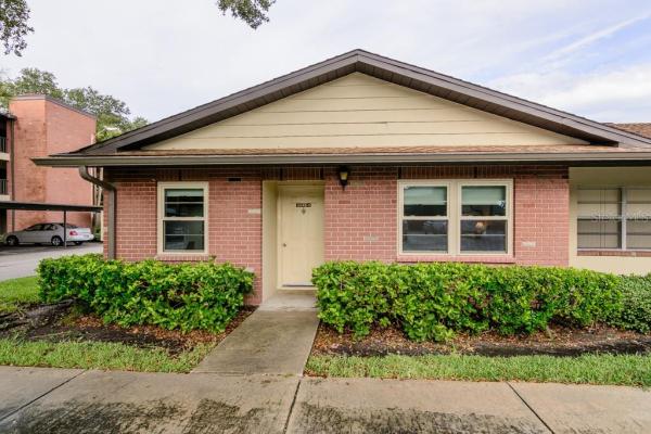 VILLAS AT COUNTRYSIDE THE