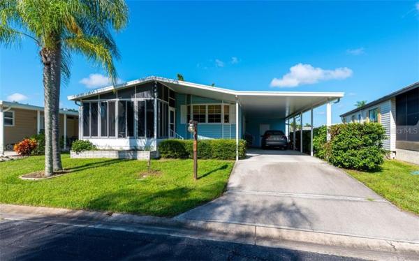 COUNTRY LAKES VILLAGE II MHC OR 2352 PG 4762