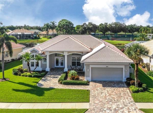 THE LAKES OF JACARANDA