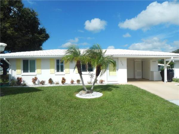 CIRCLE WOODS OF VENICE 1