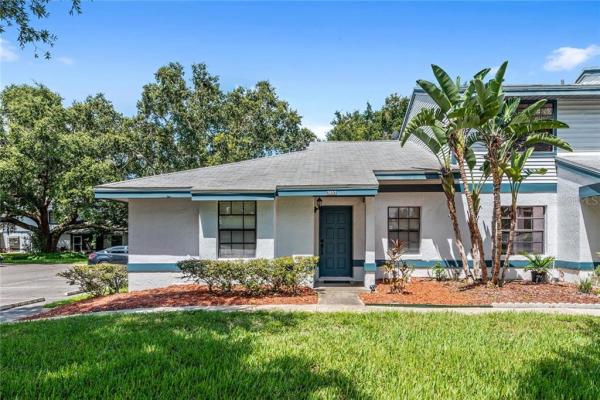 CHANCELLORS ROW PH 01