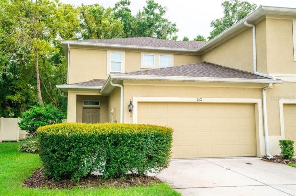 BROADWAY CENTRE TWNHMS