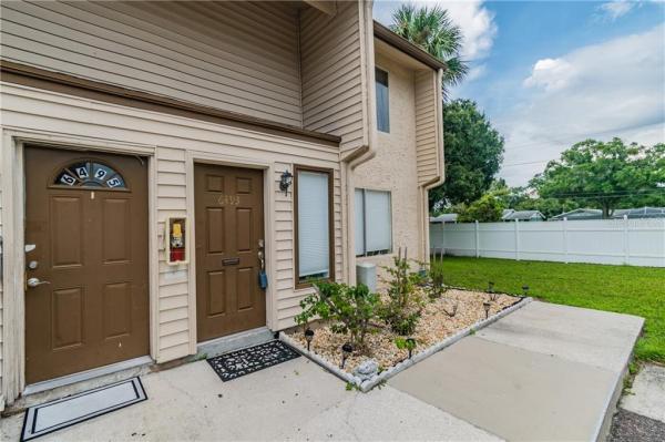 BARKWOOD SQUARE CONDO