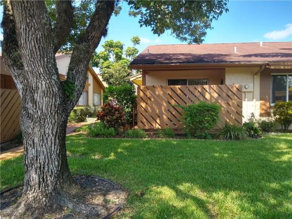 BEACON LAKES CONDO 05A