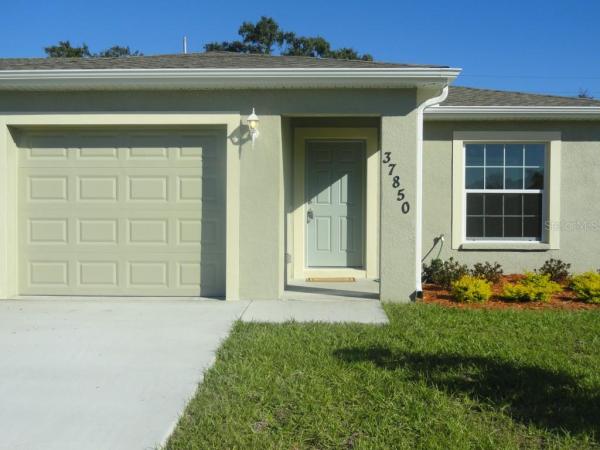 WALNUT GROVES TOWNHOUSES
