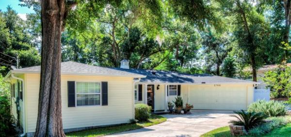 MOUNT DORA PINECREST