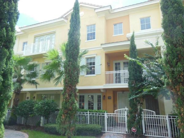 GRANDE OAKS AT HEATHROW