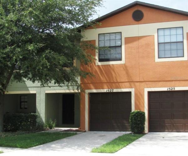 EDGEWATER AT LAKE BRANDON