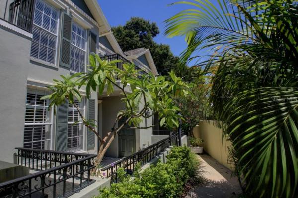 BOURBON STREET BUNGALOWS