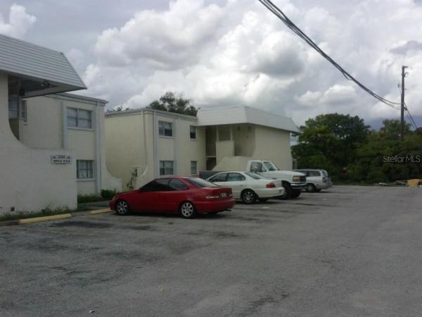 UNIVERSITY WOODS A CONDO