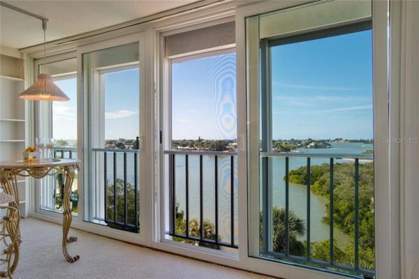 50 HARBOR-VIEW LANE CONDO