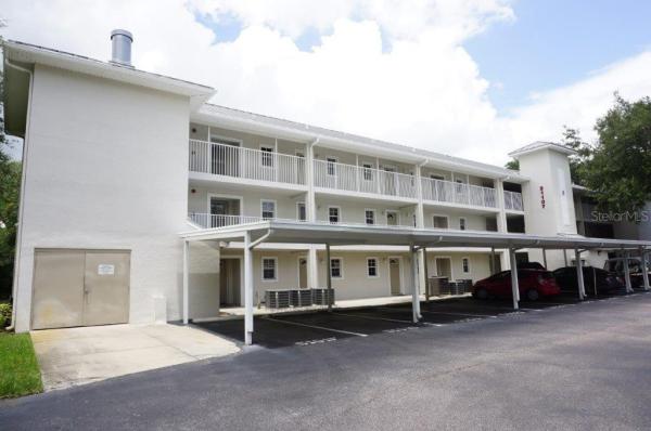 PARADISE LAKES CONDO