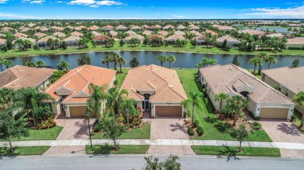 ISLANDWALK AT THE WEST VILLAGE