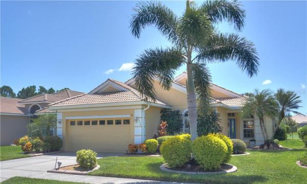 PELICAN POINTE GOLF & COUNTRY CLUB