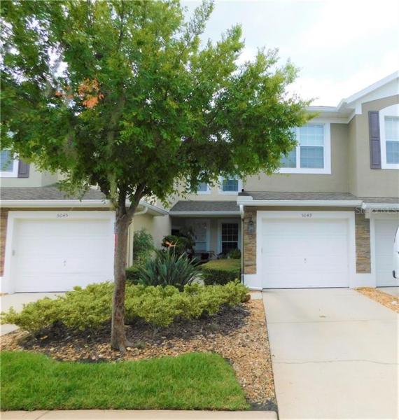 CARRIAGE HOMES AT DUNWOODY COMMONS A CONDO