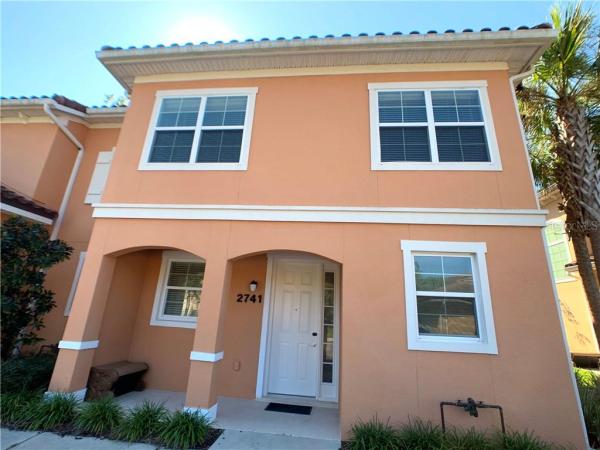 REGAL OAKS AT OLD TOWN