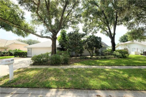 THE LAKES AT VAN DYKE FARMS