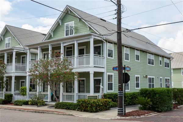 LAS PALMAS DE YBOR A CONDOMINI