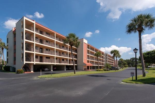 HARBOR GREENS AT YACHT CLUB ESTATES