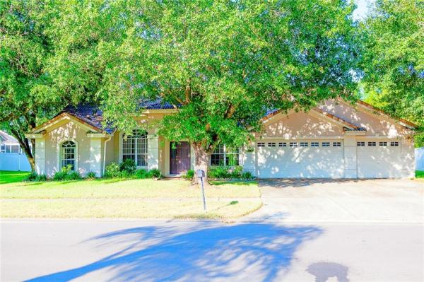 THE TRAILS AT VAN DYKE FARMS