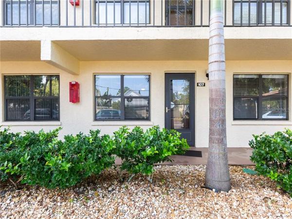 DESOTO SQUARE VILLAS CONDOMINIU