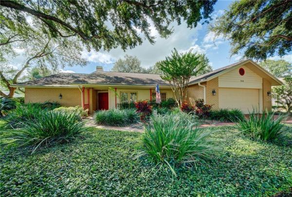 THE MANORS AT CRYSTAL LAKES