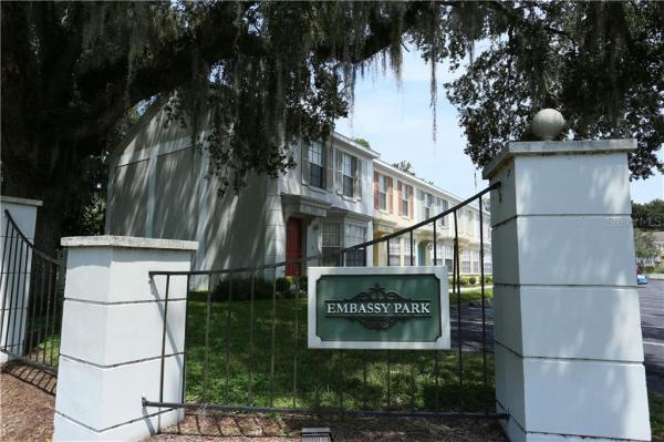 EMBASSY PARK TWNHMS CONDO