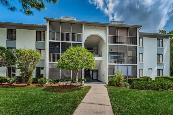 PINE RIDGE AT LAKE TARPON VILLAGE