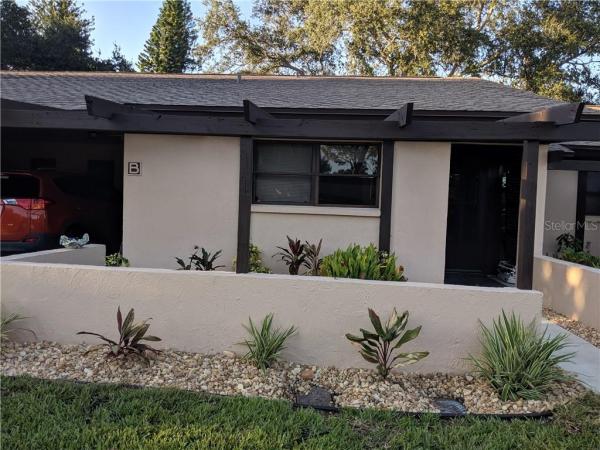 VILLAS OF POINTE WEST CONDOMINI