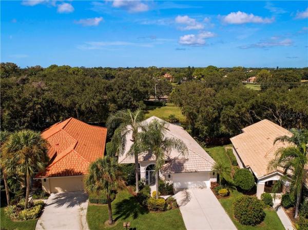 VILLAS AT DEER CREEK