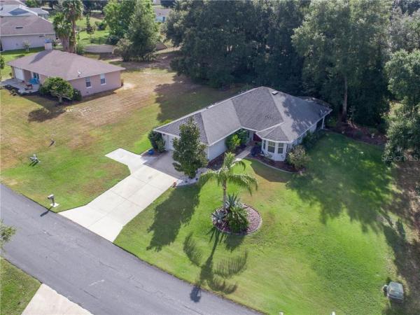 LADY LAKE HIDDEN OAKS